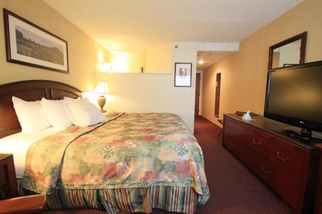 Western Merry Manor Hotel