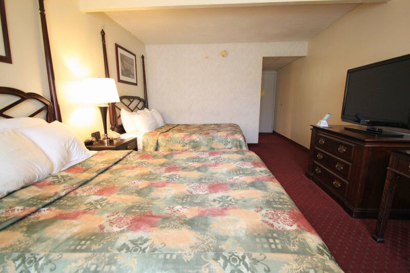 Western Merry Manor Hotel 3*